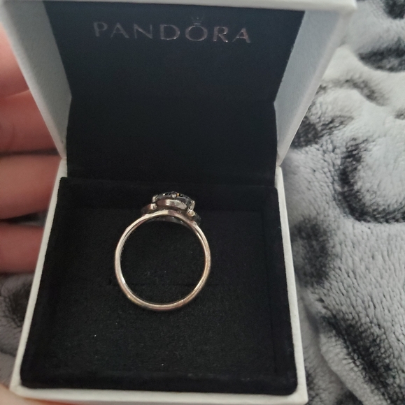 Pandora sterling silver ring size 7 - Picture 2 of 3